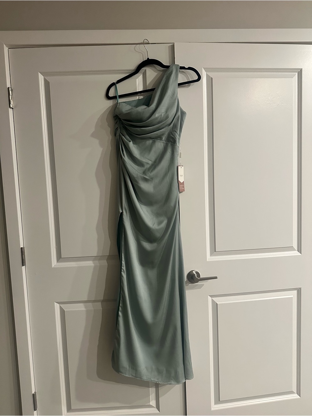 One-Shoulder Sleeveless Floor-Length Satin Bridesmaid Dress Size 4 Agave Green